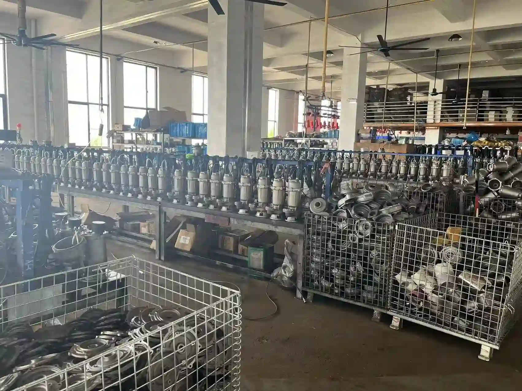 潛水井泵正在進行嚴格的品質和性能測試